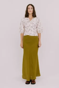 Annie - Lydia Wrap Blouse - White Winter Floral