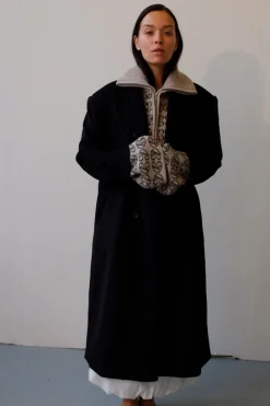Commonplace - Chroma Coat - Black