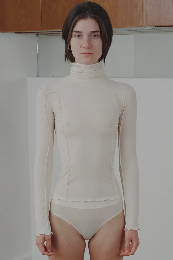 LAST ONE | Baserange - Omato Turtleneck - Off white