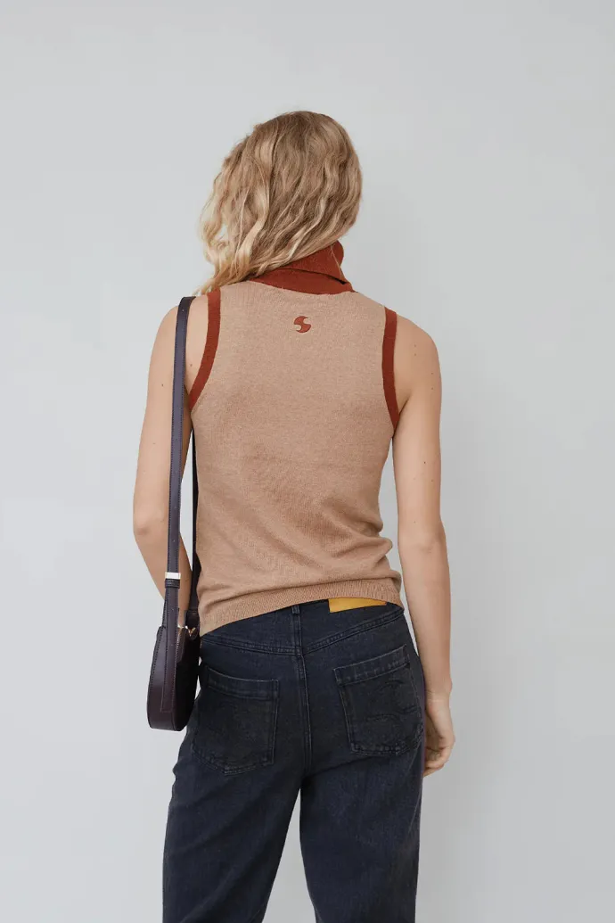 LAST ONE | Opera Sport - Juliette Top - Camel