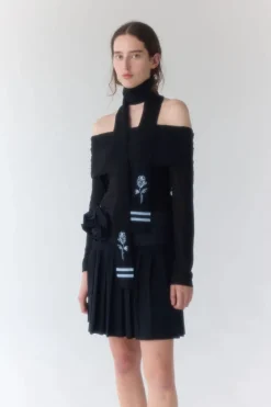 Muse the Label - Rose Intarsia Scarf